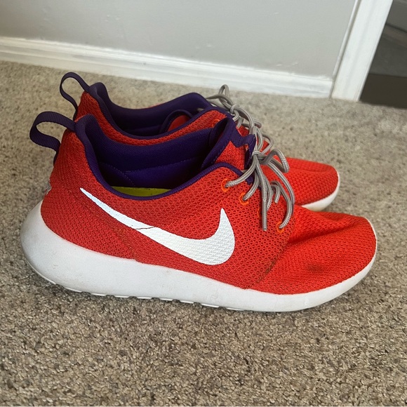 Nike Shoes - Orange Nike Roche